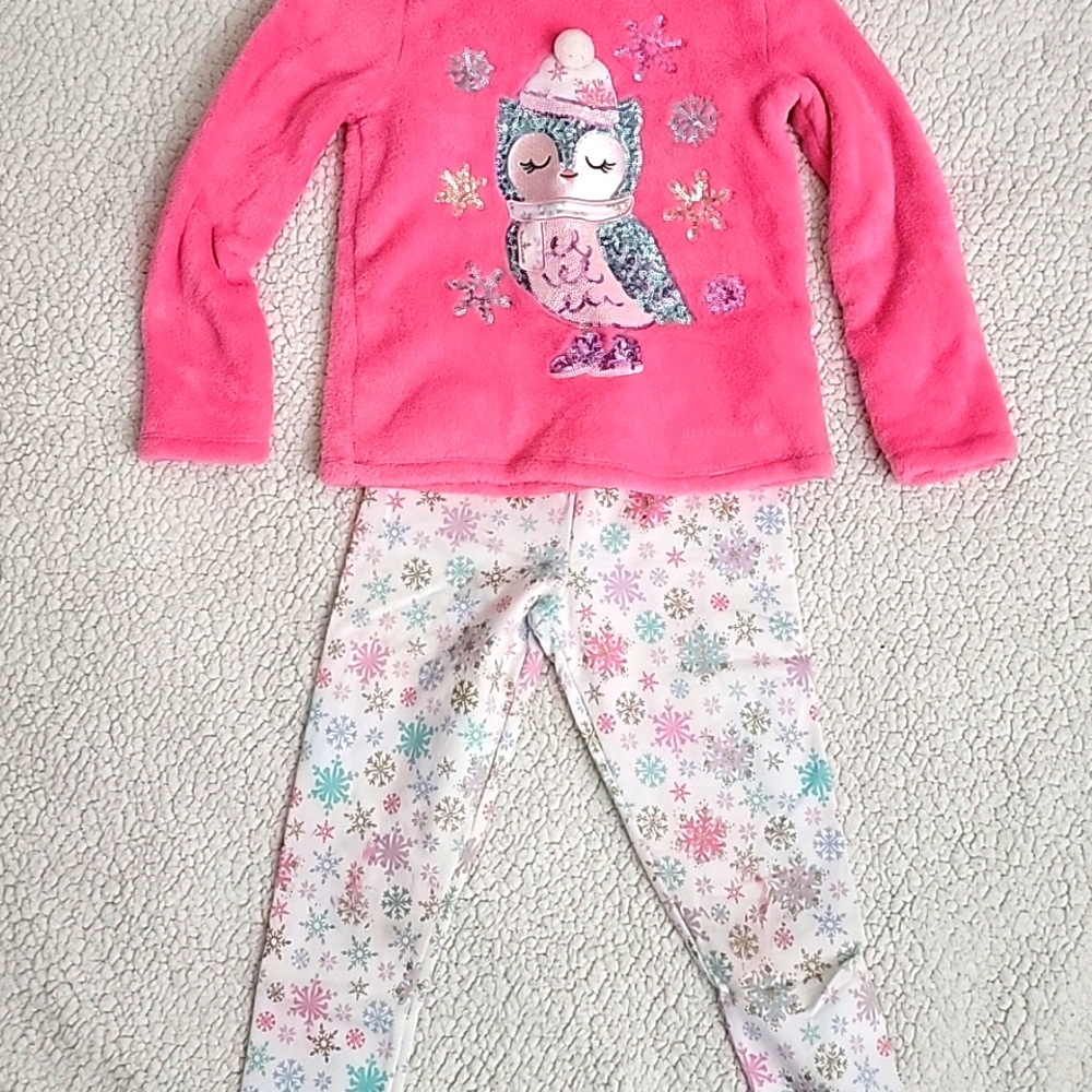Isaac Mizrahi Girls Size 5/6 Pink Fleece hoodie with snowflakes print pants